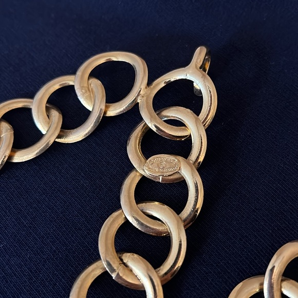 1980s Chanel Chain-link Belt with Double Sided Logo/Coco Chanel Coin - Picture 3 of 4